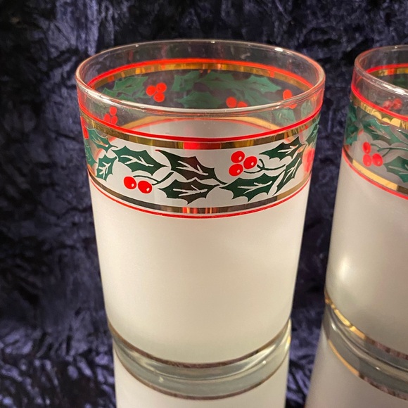 Culver Christmas Holly Berry Glasses Set of 4 - Picture 4 of 4